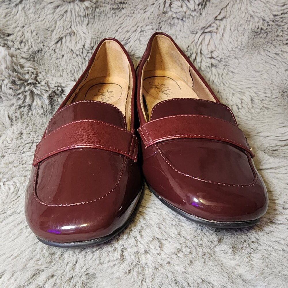 EUC Burgandy life stride patent leather flats 8 W - Picture 4 of 11